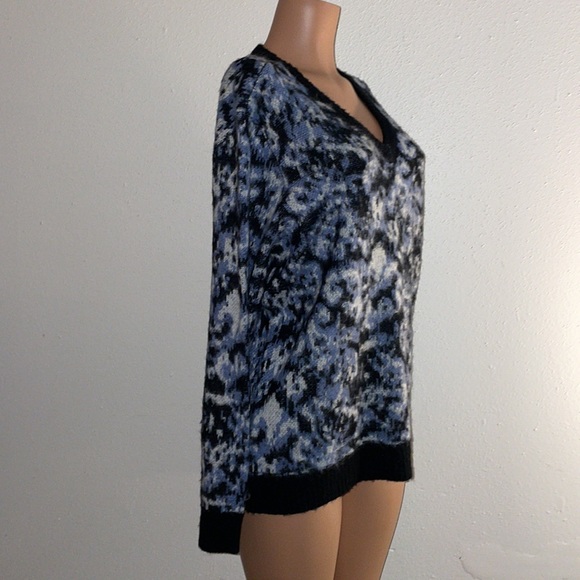 Liverpool Los Angeles Womens V-Neck Sweater in Abstract Blue NEW Large  New Tag - Picture 12 of 16